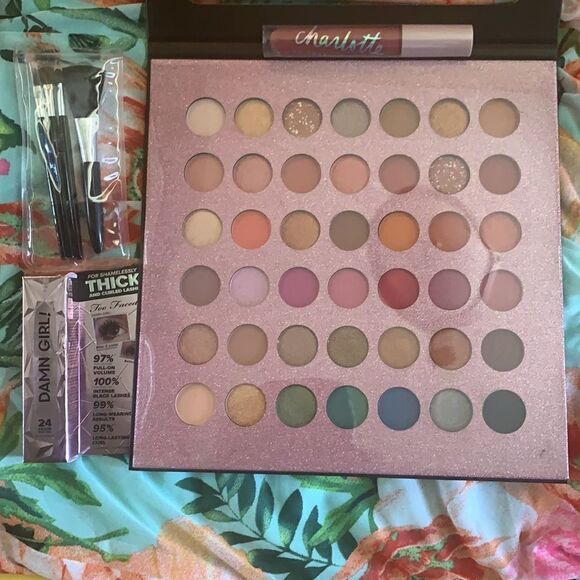 Makeup Bundle Set   - Picture 1 of 6